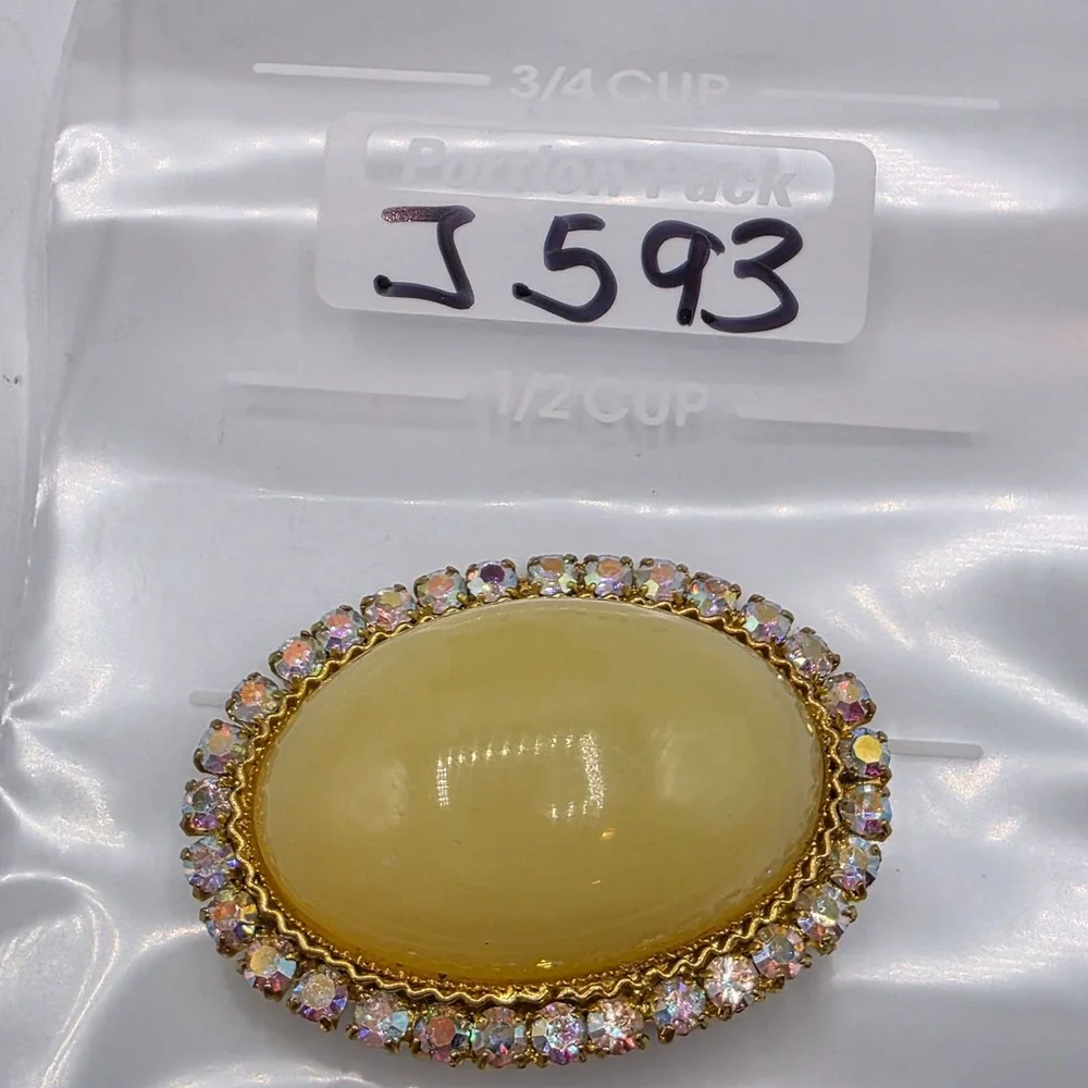 Vintage Oval Yellow Cabochon Brooch Aurora Borealis Rhinestones‎ Pin Glamorous